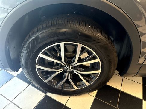 Used 2019 Volkswagen Tiguan S image 7