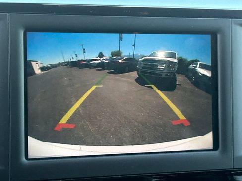 Used 2023 Chrysler Voyager LX FWD image 13