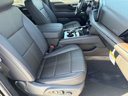 New 2026 Chevrolet Tahoe High Country AWD/4WD image 11