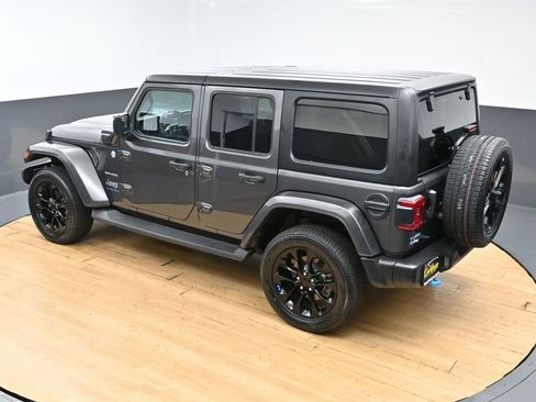 Used 2023 Jeep Wrangler Unlimited Sahara w/ Cold Weather Group AWD/4WD image 43