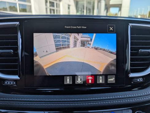 New 2026 Chrysler Pacifica Select w/ S Appearance Package AWD/4WD image 32