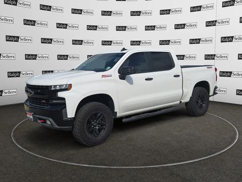 Used 2019 Chevrolet Silverado 1500 LT Trail Boss AWD/4WD image 2