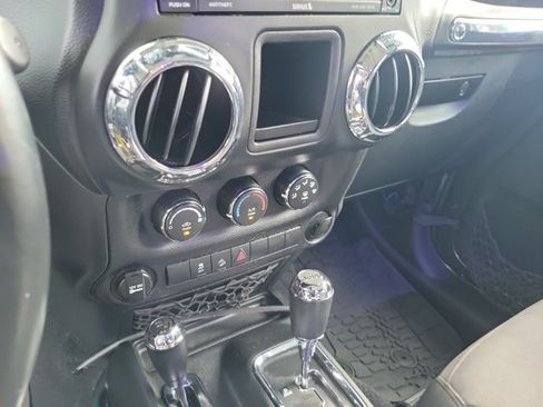 Used 2017 Jeep Wrangler Sport AWD/4WD image 25