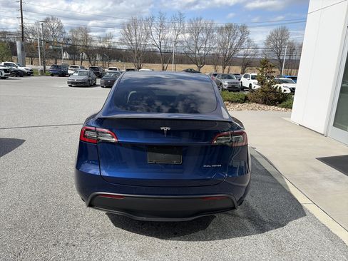 Used 2022 Tesla Model Y Long Range AWD/4WD image 5