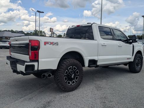 Used 2025 Ford F350 Platinum w/ FX4 Off-Road Package AWD/4WD image 4