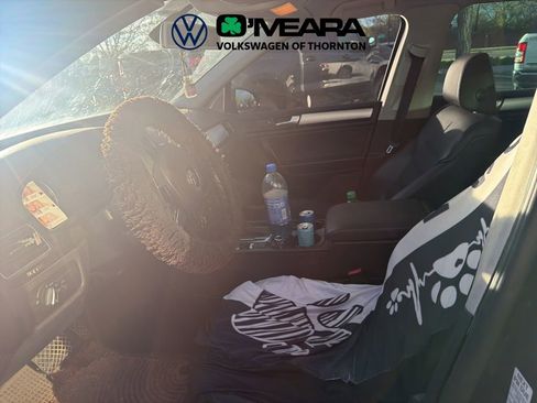 Used 2013 Volkswagen Touareg Sport image 4