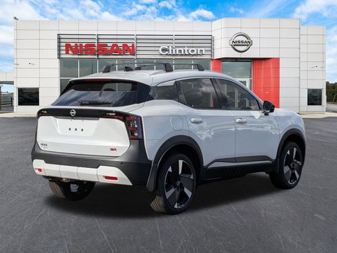 New 2026 Nissan Kicks SR image 3
