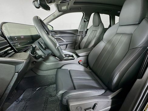 Used 2025 Audi Q5 Premium Plus w/ Premium Plus image 18