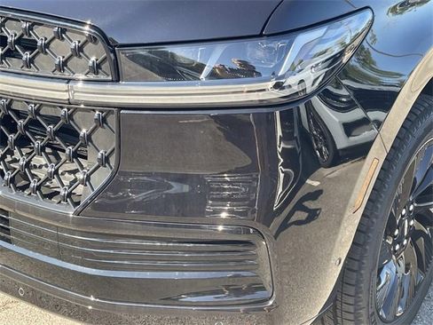 New 2025 Lincoln Navigator Reserve w/ Jet Appearance Package image 10