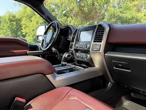 Used 2020 Ford F150 Platinum w/ Technology Package AWD/4WD image 23