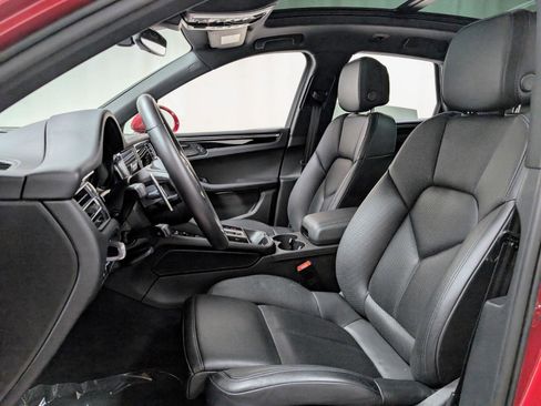 Used 2024 Porsche Macan w/ Premium Plus Package image 14