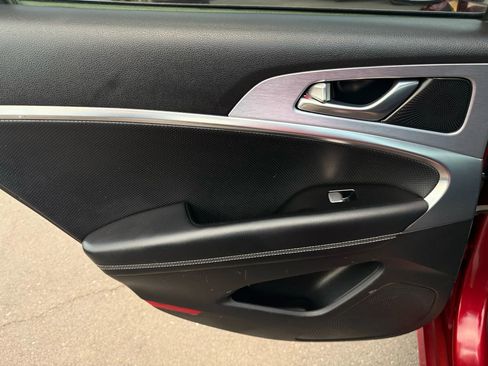 Used 2020 Genesis G70 2.0T image 19