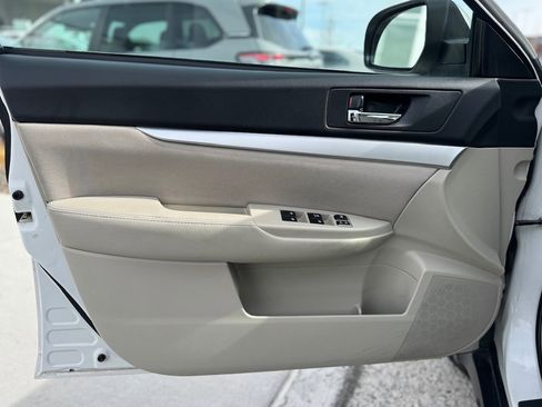 Used 2013 Subaru Outback 2.5i image 9