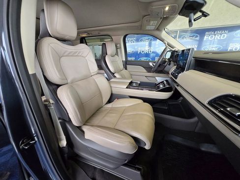 Used 2022 Lincoln Navigator Reserve image 29