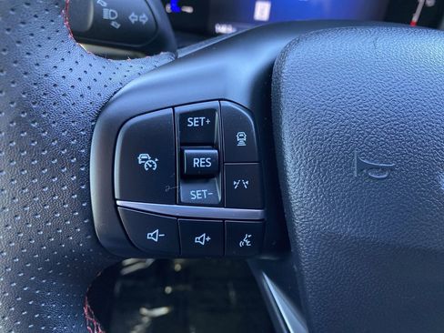 Certified 2025 Ford Escape ST-Line w/ Tech Pack #1 image 31