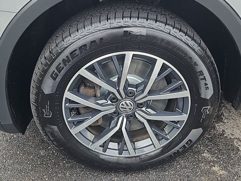 Used 2020 Volkswagen Tiguan SE AWD/4WD image 4