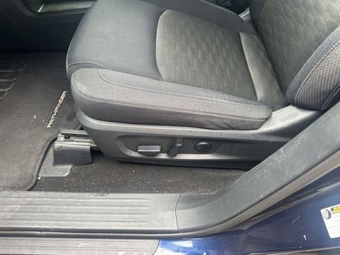 Used 2024 Nissan Pathfinder SV FWD image 7