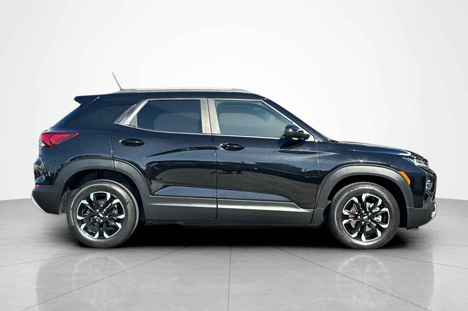 Used 2022 Chevrolet TrailBlazer LT FWD image 6