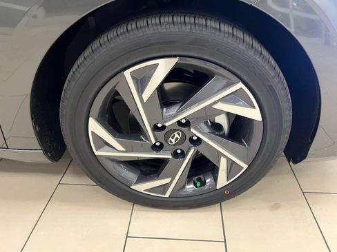 New 2026 Hyundai Elantra Limited FWD image 38