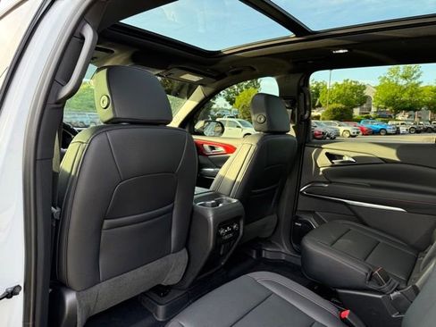 Used 2026 Chevrolet Traverse Z71 w/ Enhanced Driving Package AWD/4WD image 28