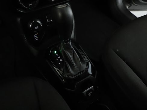 Used 2017 Jeep Renegade Altitude image 16