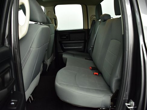 Used 2016 RAM 1500 Express AWD/4WD image 16