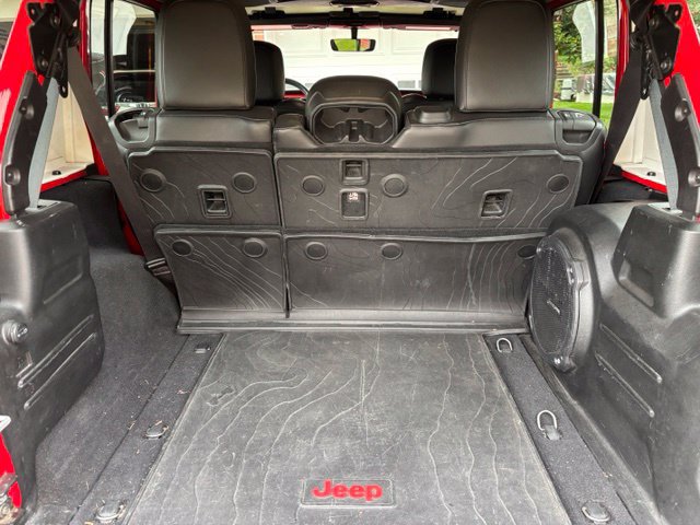 Used 2018 Jeep Wrangler Unlimited Rubicon w/ Dual Top Group AWD/4WD image 10