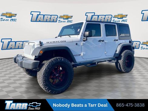 Used 2018 Jeep Wrangler Unlimited Rubicon w/ Connectivity Group AWD/4WD image 1