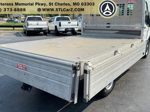 Used 2019 Ford Transit 250 138 RWD image 15