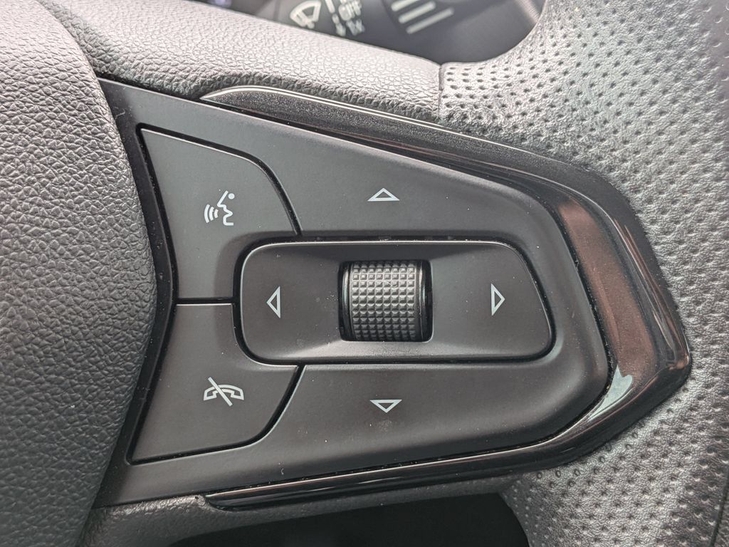 Used 2022 Chevrolet TrailBlazer LT FWD image 25