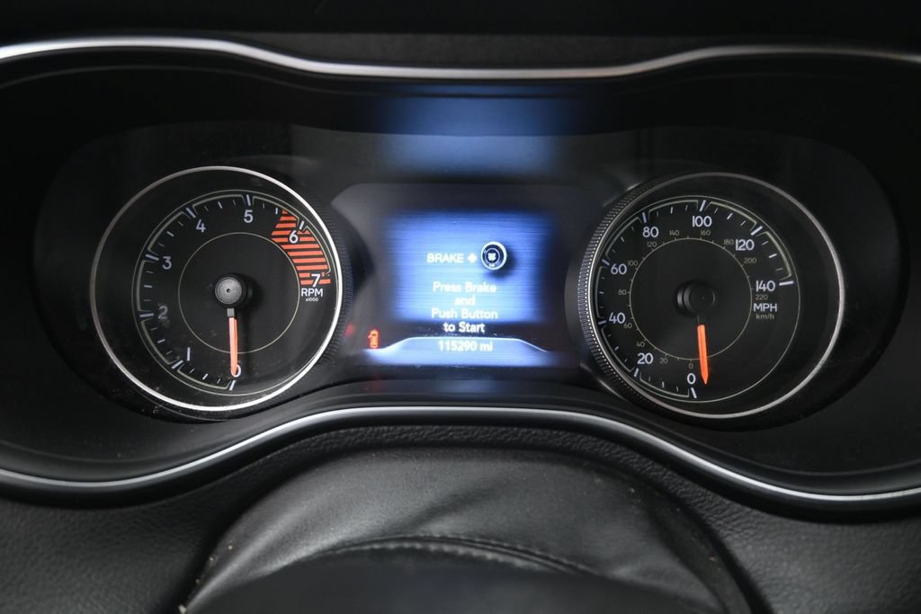 Used 2020 Jeep Cherokee Trailhawk w/ Comfort/Convenience Group AWD/4WD image 14