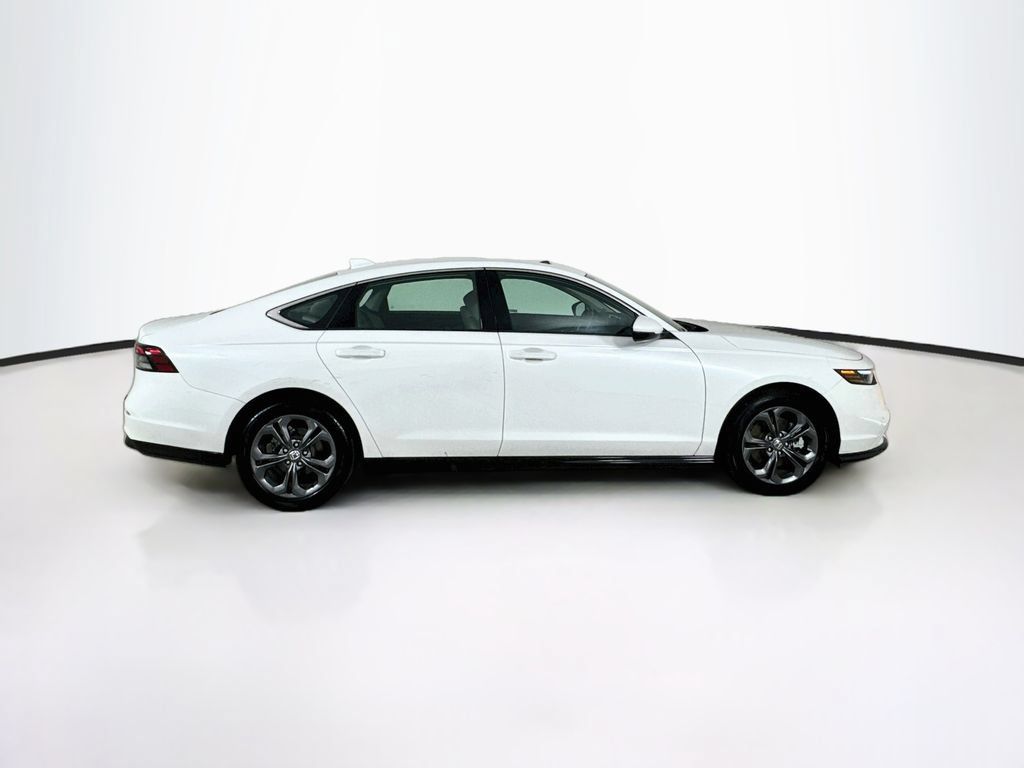 Used 2023 Honda Accord EX-L image 8
