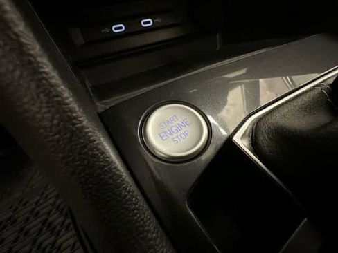 Used 2023 Volkswagen Tiguan SE image 10