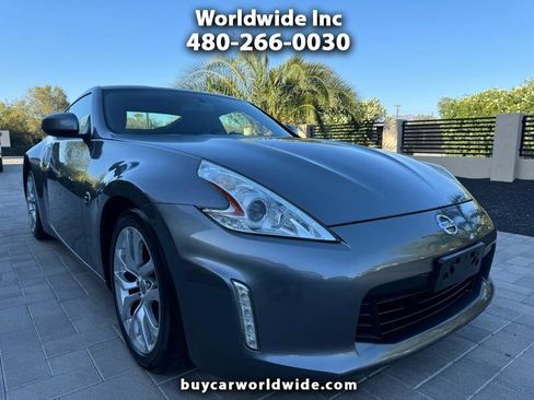Used 2017 Nissan 370Z Coupe RWD image 1