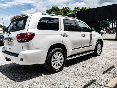 Used 2020 Toyota Sequoia Platinum RWD image 12