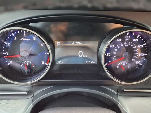 Used 2022 Kia Carnival LX FWD image 30