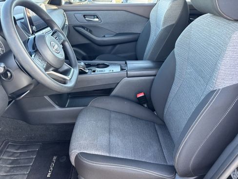 Used 2023 Nissan Rogue SV image 18