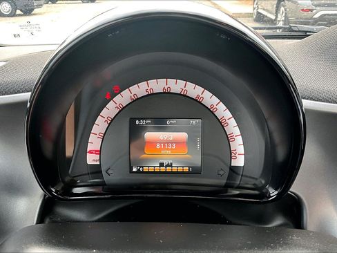 Used 2016 smart fortwo passion RWD image 22