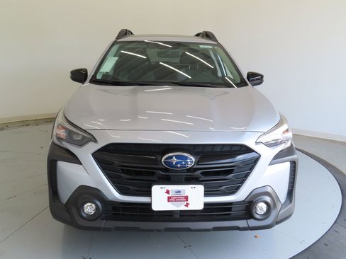 Used 2025 Subaru Outback Onyx Edition image 11