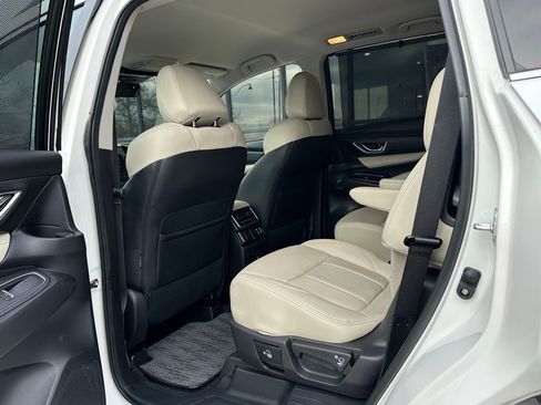 Used 2023 Subaru Ascent Limited image 22