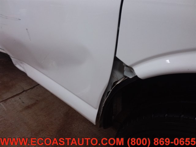 Used 2017 Chevrolet Express 2500 RWD image 18