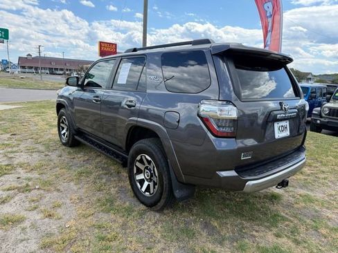 Used 2022 Toyota 4Runner TRD Off-Road Premium AWD/4WD image 5