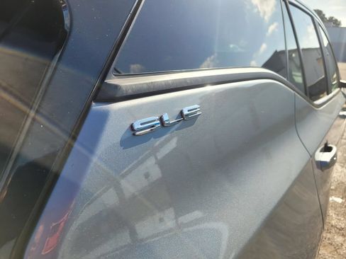 Used 2024 GMC Terrain SLE AWD/4WD image 11