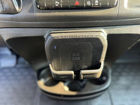 Used 2022 RAM ProMaster 2500 w/ Premium Convenience Group FWD image 17