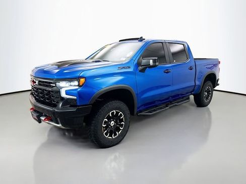 Used 2022 Chevrolet Silverado 1500 ZR2 w/ Technology Package image 4