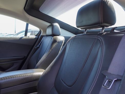 Used 2014 Chevrolet Volt Premium w/ Premium Trim Package FWD image 27