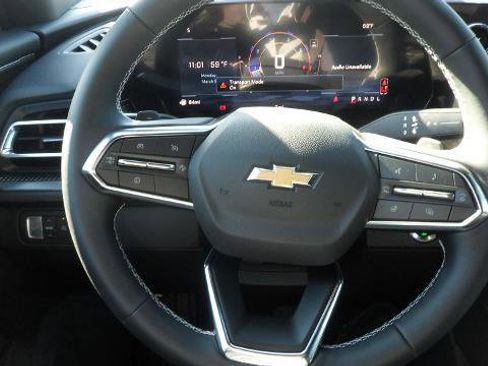 Used 2026 Chevrolet Traverse LT w/ Driver Confidence Package FWD image 16