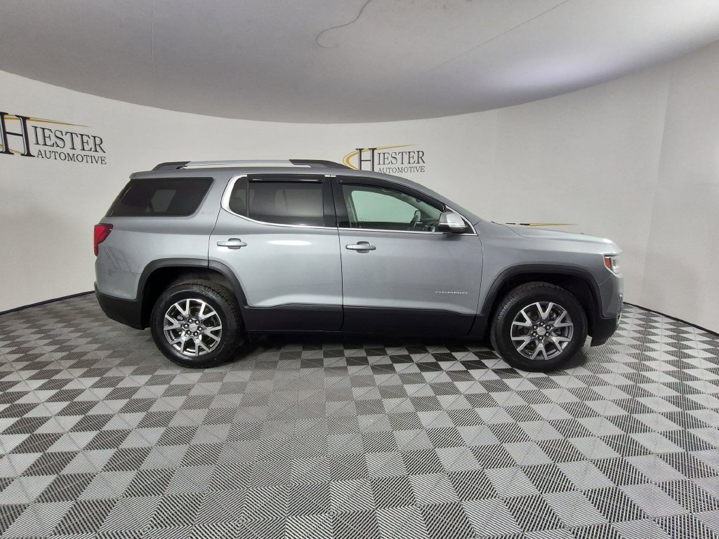 Certified 2023 GMC Acadia SLT FWD image 3