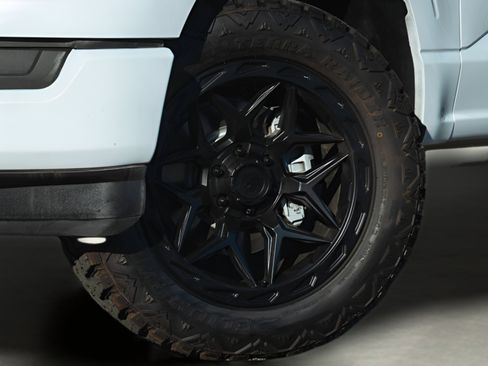 Used 2022 Ford F150 XL w/ STX Appearance Package RWD image 3