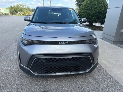 Used 2025 Kia Soul LX w/ LX Technology Package FWD image 10